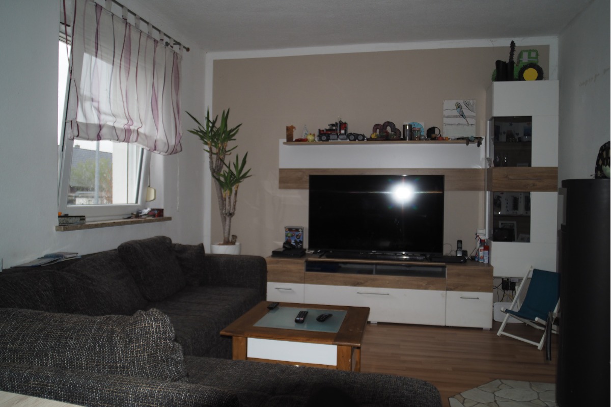 Tolles Einfamilienhaus mit Anbaumöglichkeit und großem Grundstück in